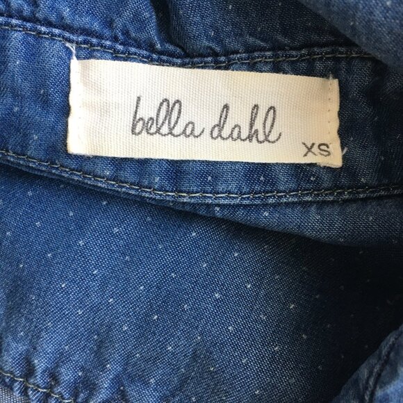 BELLA DAHL Anthropologie Blue Medium Wash Mini Dots Hi Low Chambray Button Shirt - Picture 2 of 11